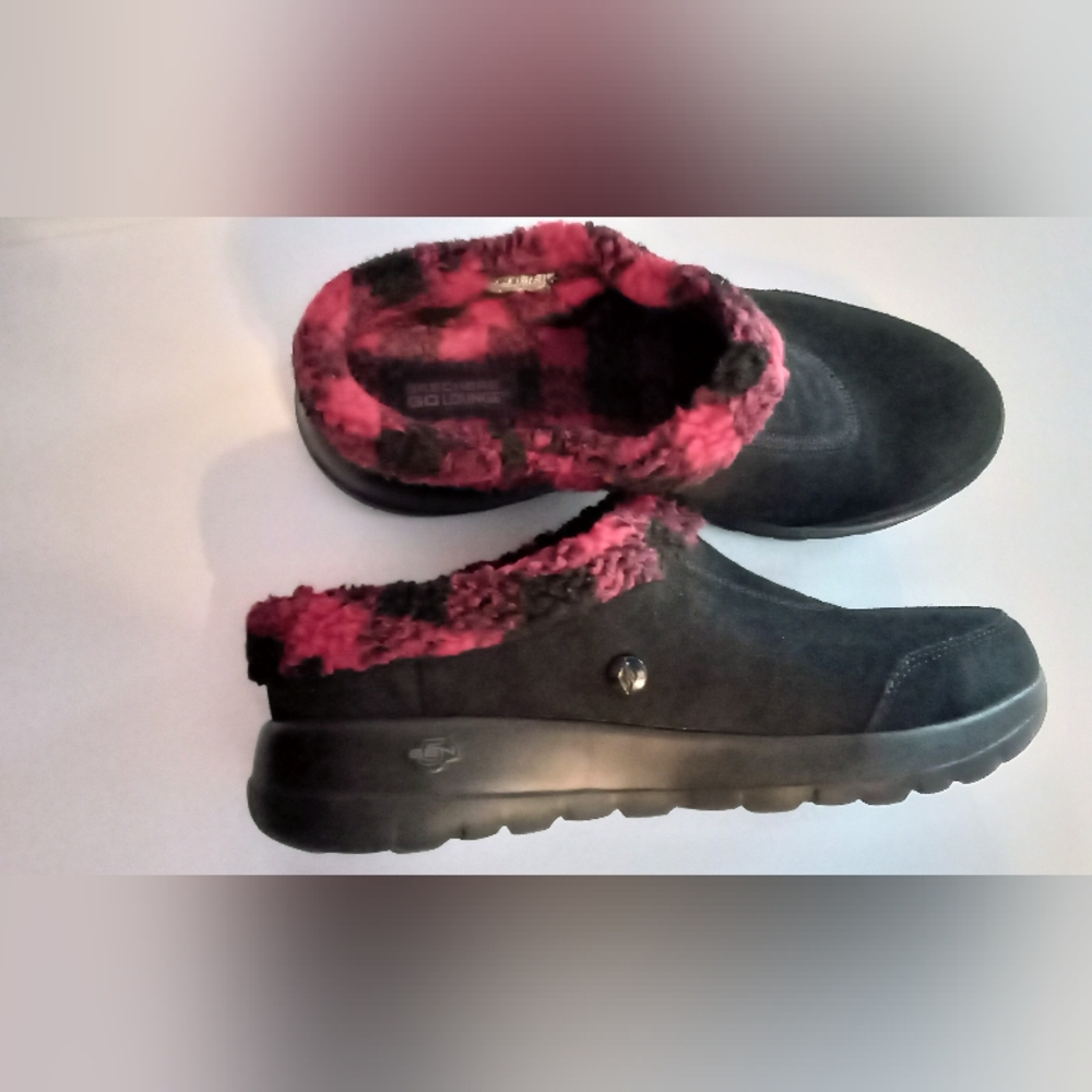 Skechers Black and Red Women's Mules - Picture 8 of 8